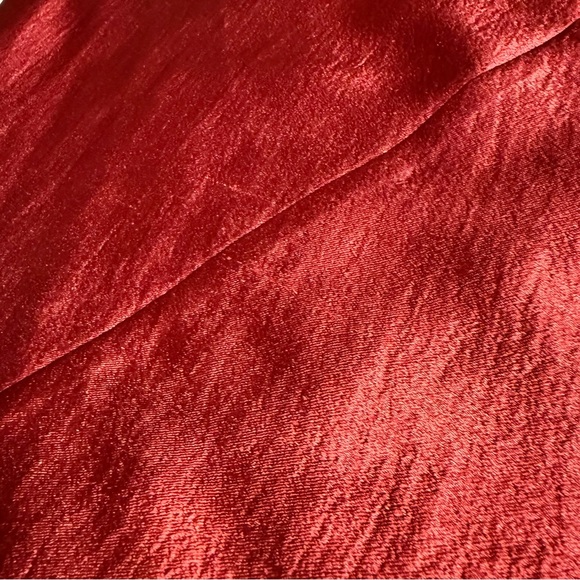 Simply Vera Vera Wang Red Satin A-Line Midi Skirt XL Lightweight Glossy Holiday - Picture 6 of 9